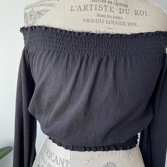 Off shoulder longsleeve crop top - Picture 2 of 6